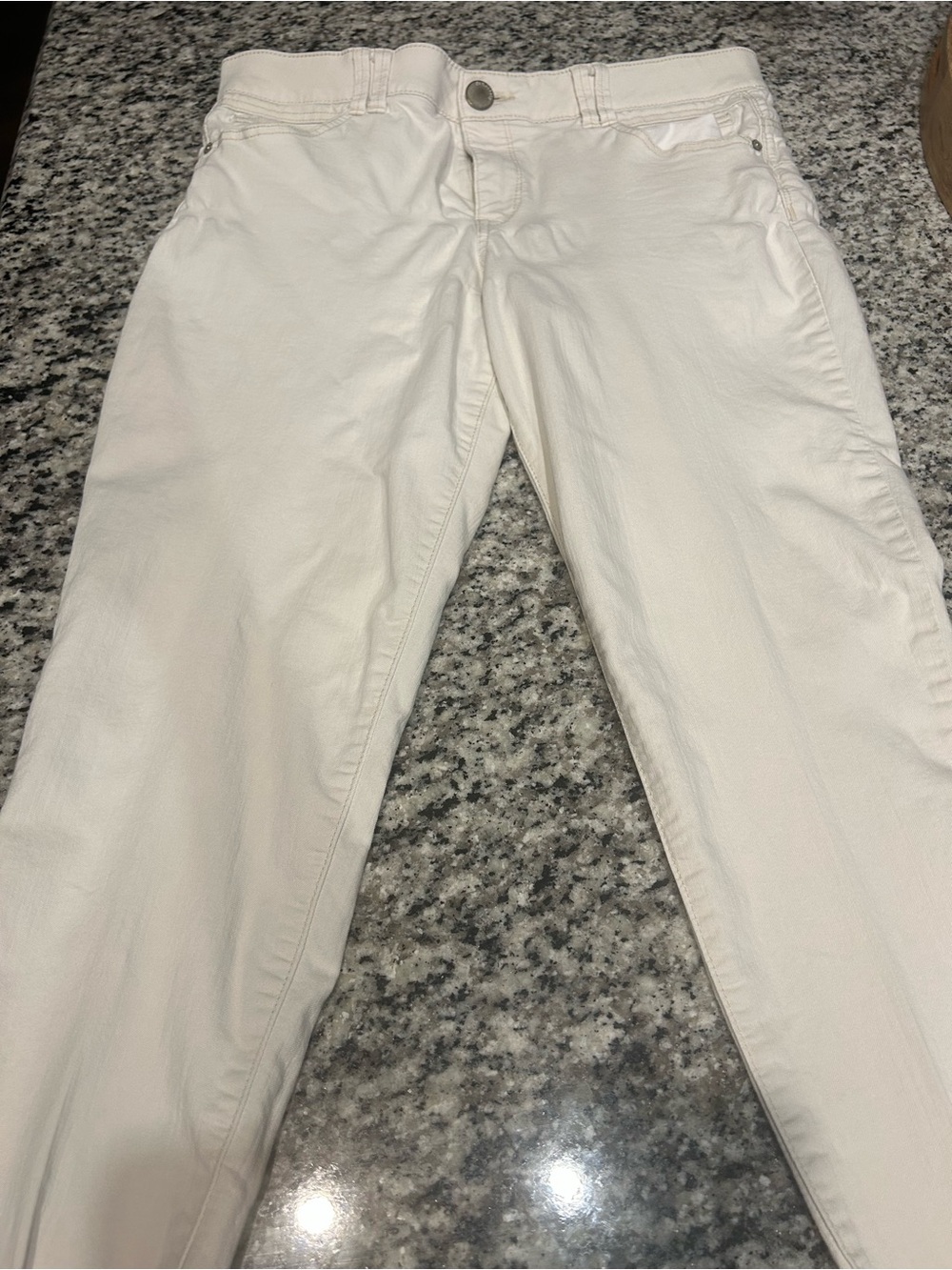 Democracy White Cropped Ankle Pants